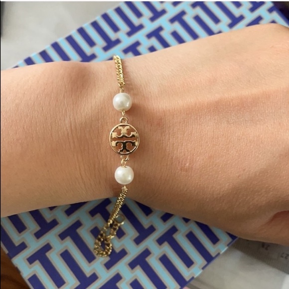 Tory Burch Jewelry - Delicate TORY BURCH and crystal pearl bracelet